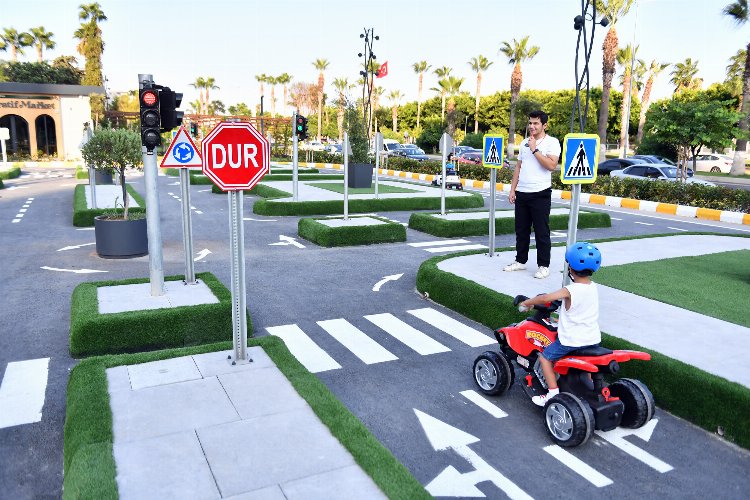 Minik sürücülere trafik eğitimi -