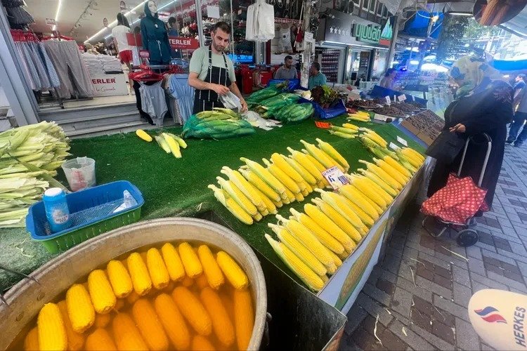 Mısır tezgahlarda yerini aldı: İşte pazarın son durumu! -