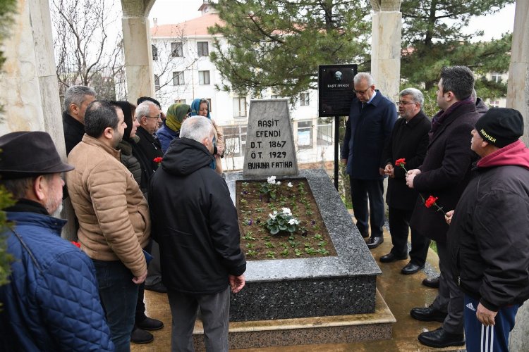 Müftü Raşit Efendi mezarı başında anıldı -