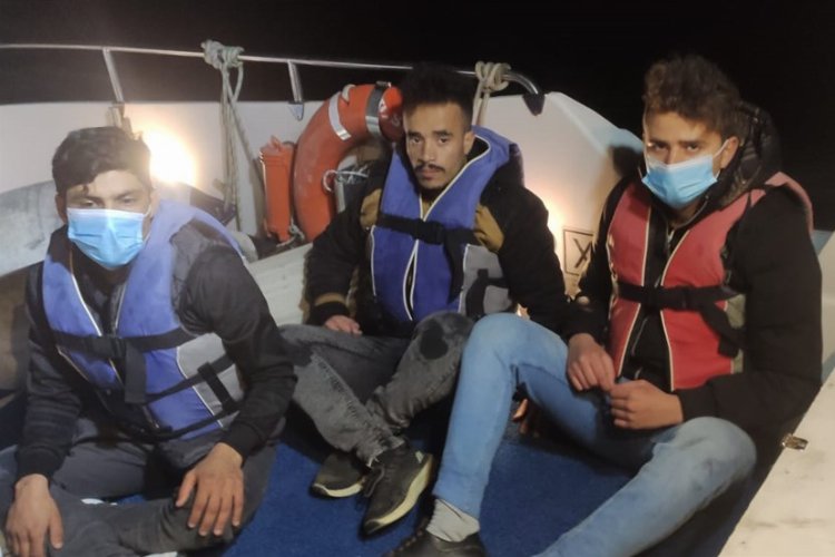 Muğla Bodrum'da 38 düzensiz göçmen kurtarıldı -