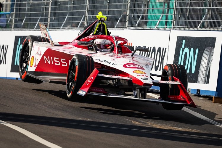 Nissan Formula E Takımı Pole Pozisyonu ve podyum derecesi elde etti -