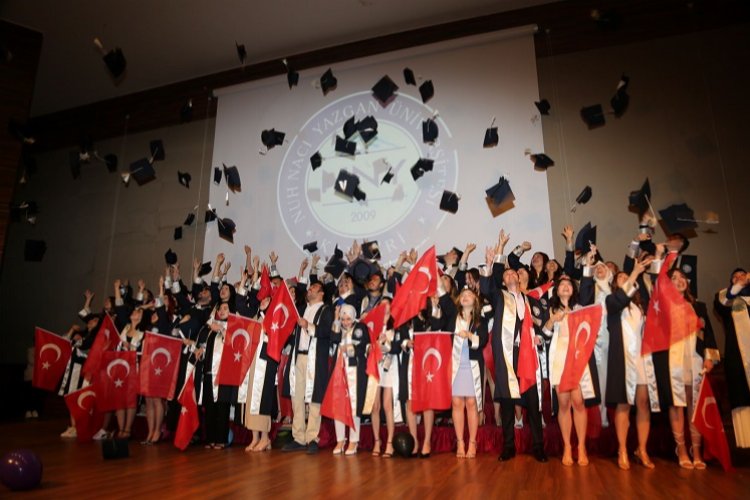 NNYÜ mezunları diplomalarına kavuştu -