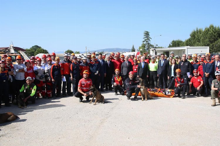 Osmangazi Belediyesi Arama Kurtarma Ekibinden nefes kesen tatbikat -