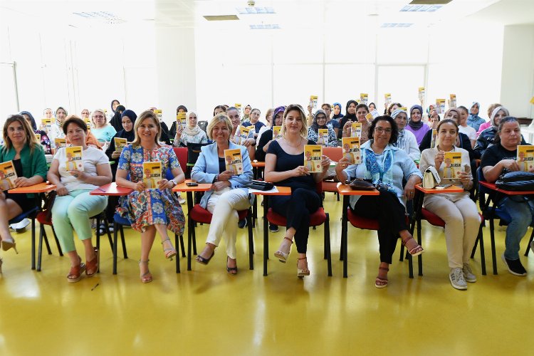 Osmangazi'nin örnek projesinde ilk kitaplar dağıtıldı -