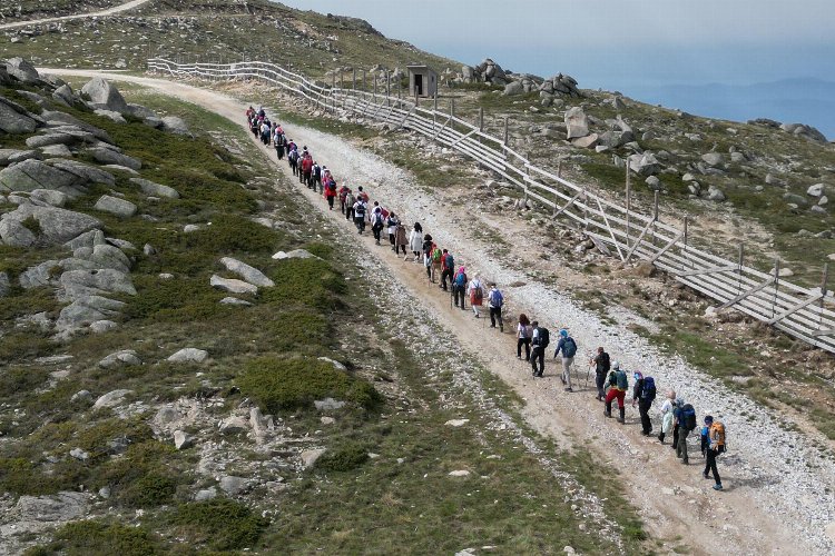 Osmangazili dağcılar 19 Mayıs’ı Uludağ zirvede kutladı -