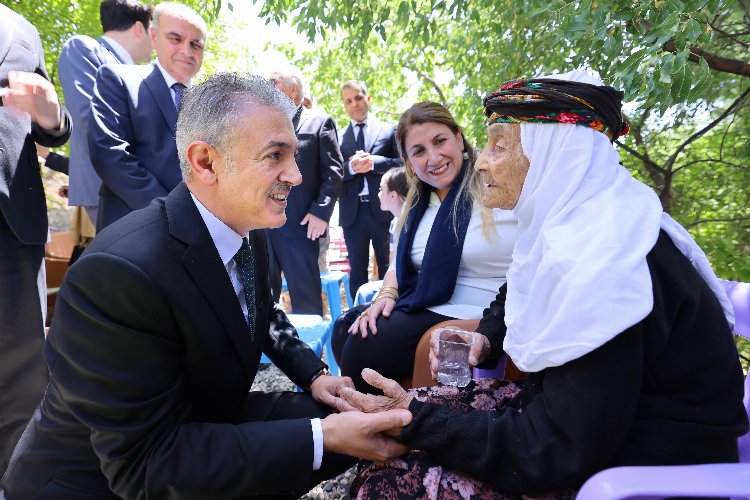 Pınarcık Şehitleri kabirleri başında anıldı -