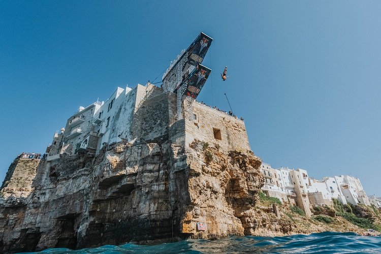 Red Bull Cliff Diving Dünya Serisi’nde İtalya Etabının kazananları belli oldu -