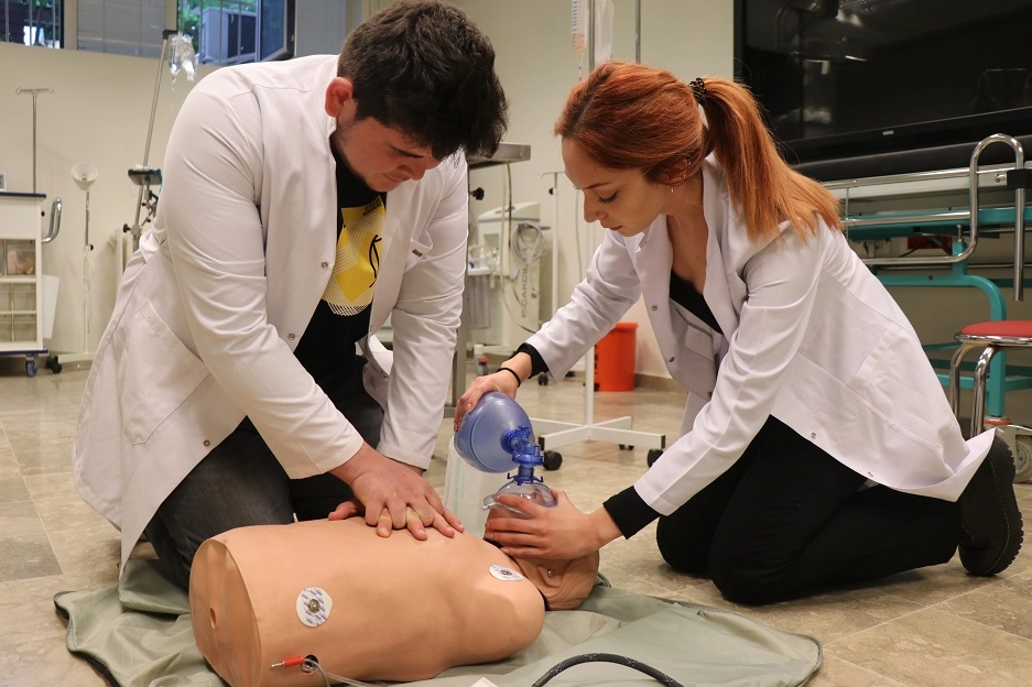 Sağlık teknikerleri sektörün iş yükünü hafifletiyor -