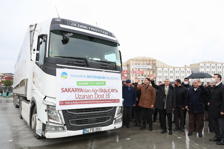 Sakarya Büyükşehir Ağrı'ya yardım tırı gönderdi -