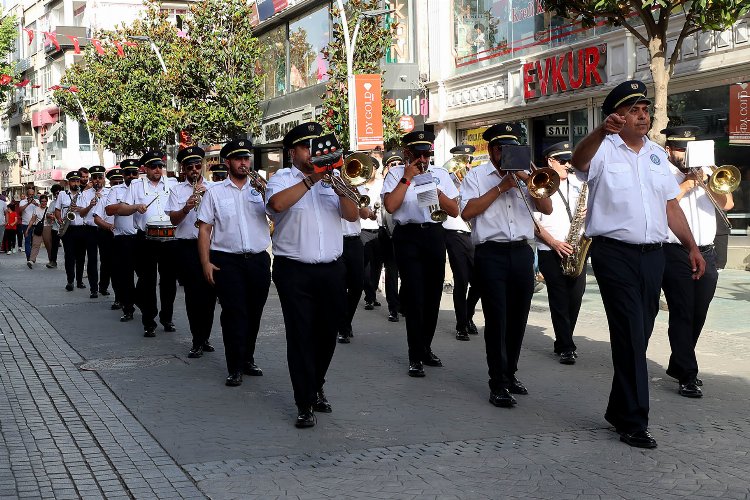 Sakarya Çark Caddesi'nde müzik ziyafeti -