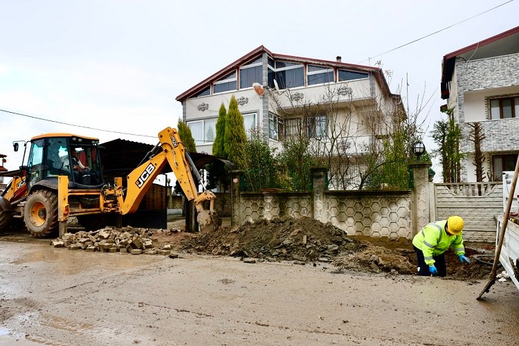 Sakarya'da altyapı ağı genişlemeye devam ediyor -