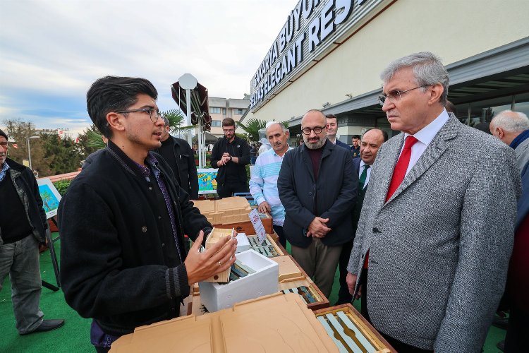 Sakarya'da arıcılar için eller taşın altında -