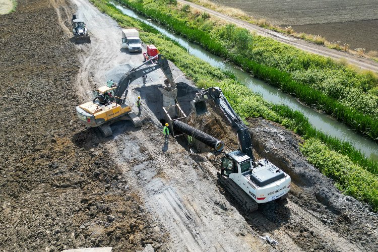 Sakarya'da atık su hattı çalışmaları devam ediyor -