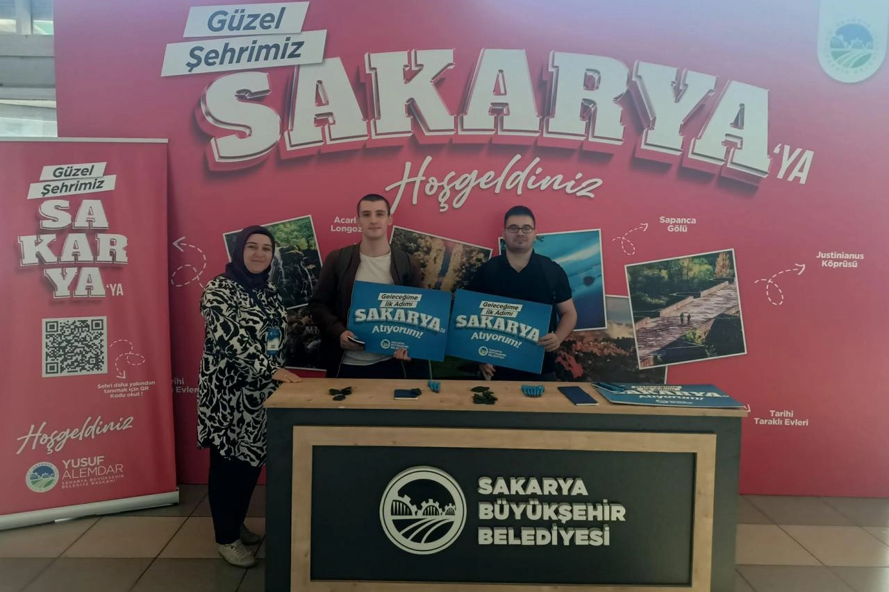 Sakarya'da üniversitelilere sıcak karşılama -