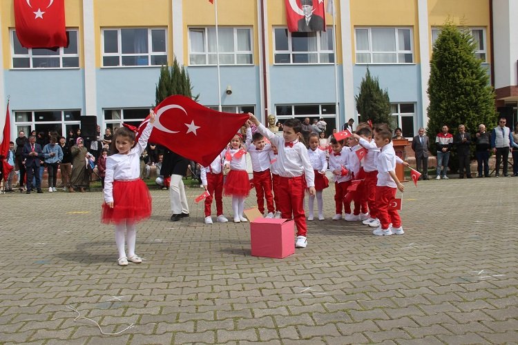 Sakarya Ferizli'de 23 Nisan coşkusu -