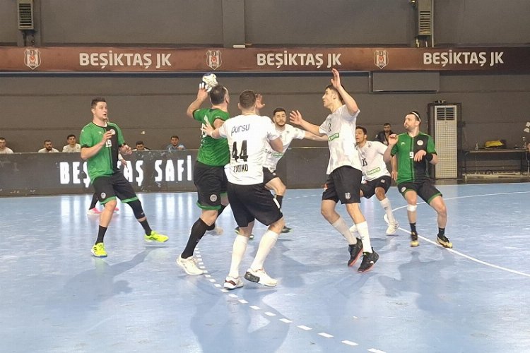 Sakarya hentbol liderliğini Beşiktaş’tan aldı -