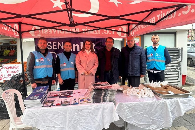 ‘Sen Anlat İzmit’ vatandaşları dinlemeye devam ediyor -