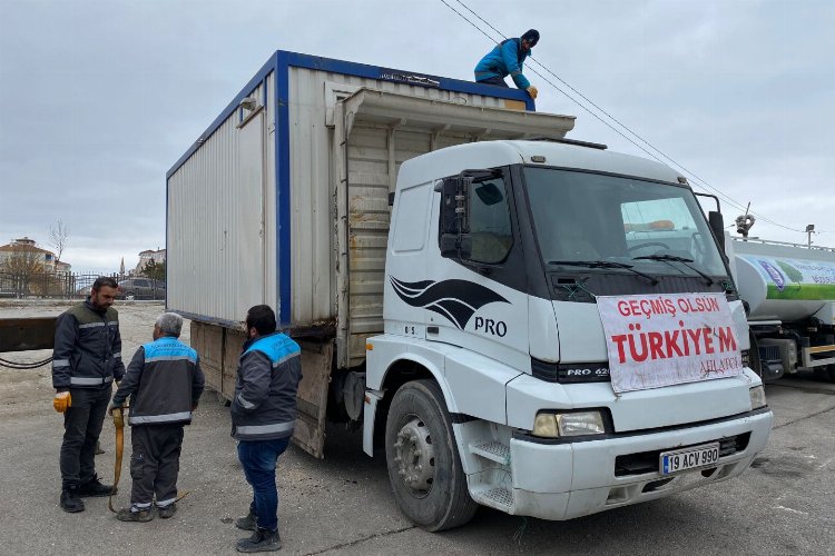 Seyyar tuvalet ve çadırlar deprem bölgesine gidiyor -