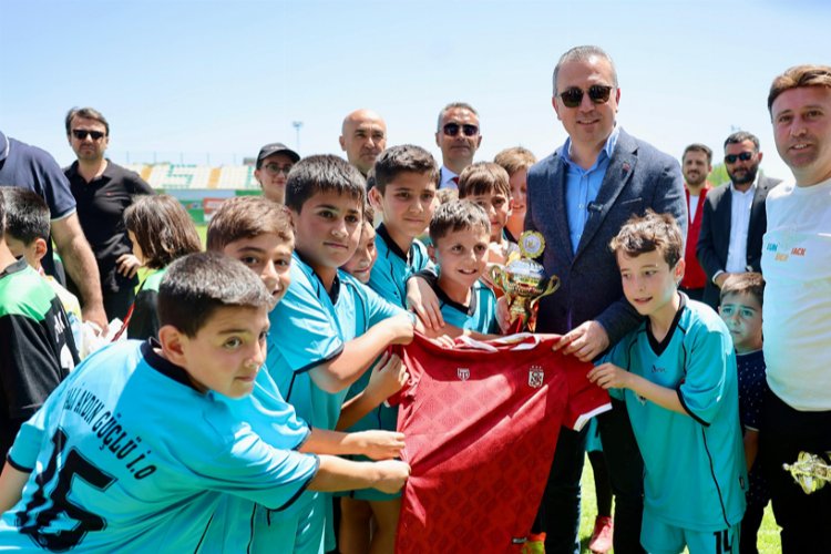 Sivas'ta Muzaffer Güner anısına futbol turnuvası -