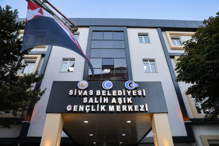 Sivas'ta Salih Âşık Gençlik Merkezi hizmete açıldı -