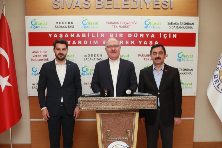 Sivas'tan öğrencilere nakdi destek -