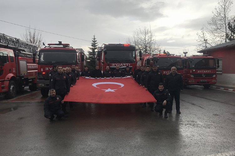 Sivaslı itfaiyeciler Bursalı meslektaşları için dua etti -