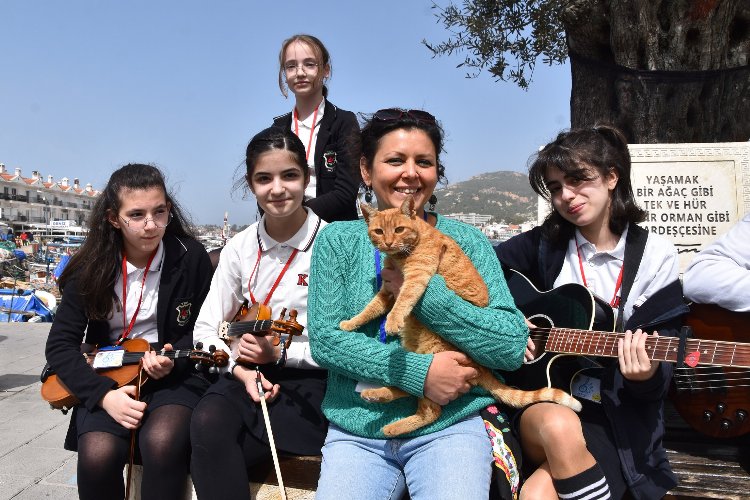 Sokak hayvanları için Bahar Kermesi -