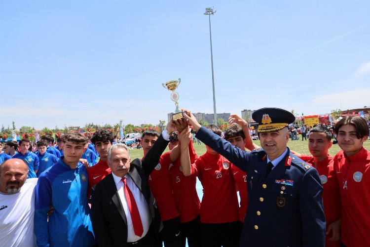 Sporcu fabrikası değil şampiyonluk fabrikası Talasgücü -