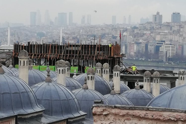 İstanbul'da silüeti bozan aykırı yapıya 'durdurma' istendi -