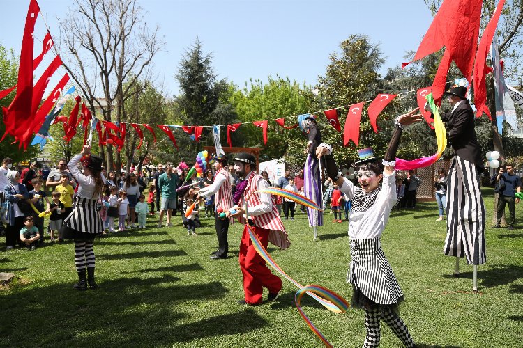 İstanbul Kadıköy'ün 7 ayrı noktasında bayram sevinci -