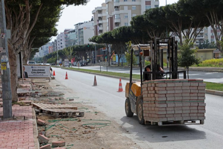 Termesos Bulvarı kaldırımı yenileniyor -