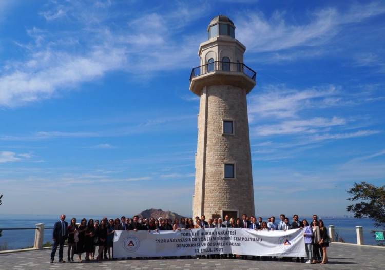 TOBB Üniversitesi'nden Demokrasi Adası çıkarması