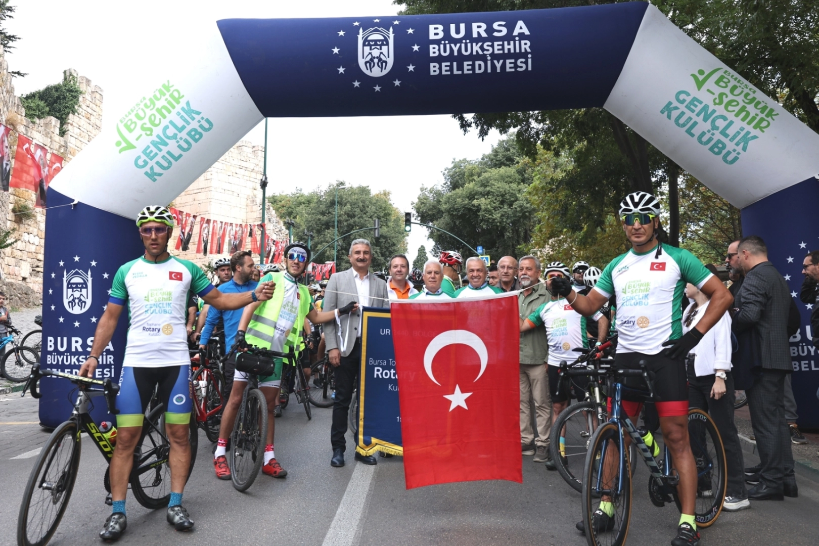 Tophane-Nilüfer-Mudanya Bisiklet Turu'yla yeşile pedalladılar -