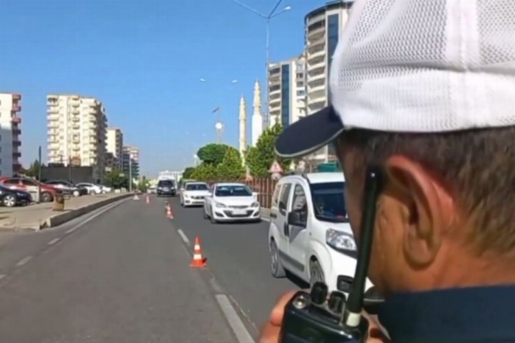 Trafikte bir haftada 450 bine yakın sürücüye işlem yapıldı -