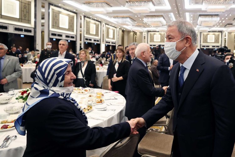 TSK komuta kademesi İstanbul'da şehit aileleri ve gazilerle buluştu -