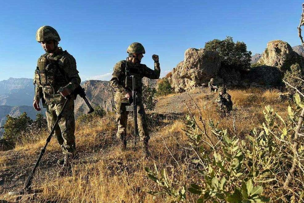 Türk askeri durdurulamıyor! 11 terörist daha etkisiz hale getirildi -