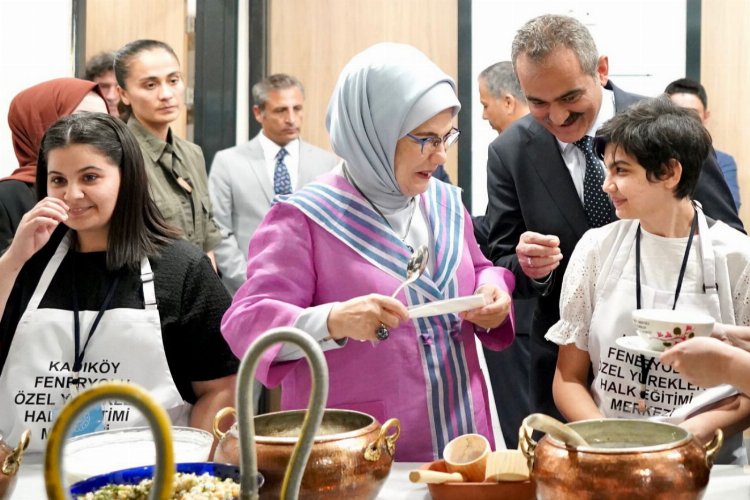 Türkiye'de yetişkin engellilere için ilk halk eğitimi merkezi açıldı -