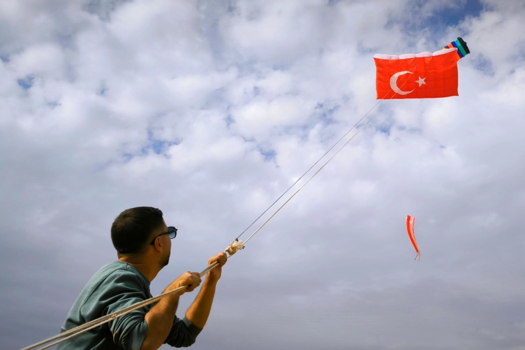 Türkiye’nin en büyük Türk Bayrağı uçurtması Mardin'de -