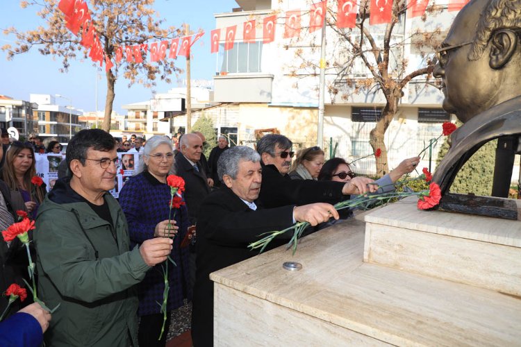 Uğur Mumcu, İzmir Güzelbahçe'de anıldı -