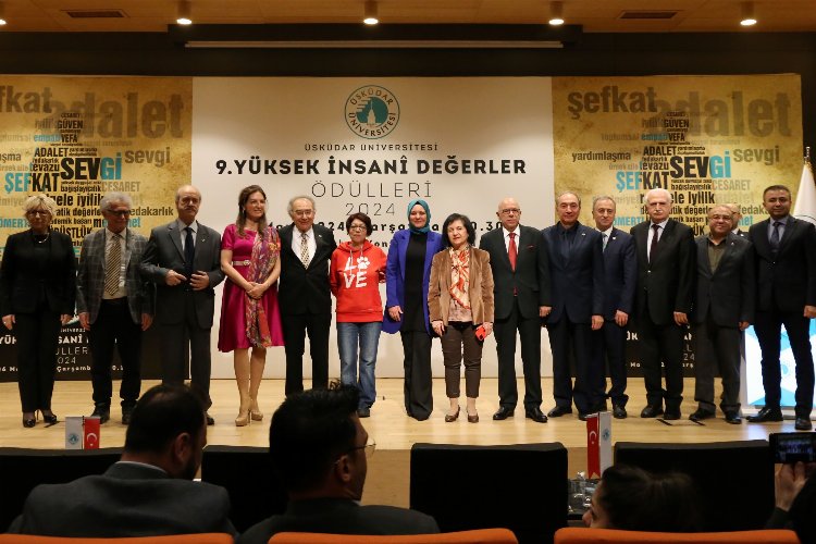 Üsküdar'IN 9. Yüksek İnsanî Değerler Ödülleri sahiplerini buldu -