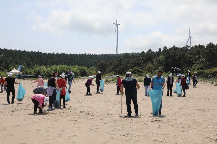 Uzunkum Sahili’nde kıyı temizliği yapıldı -