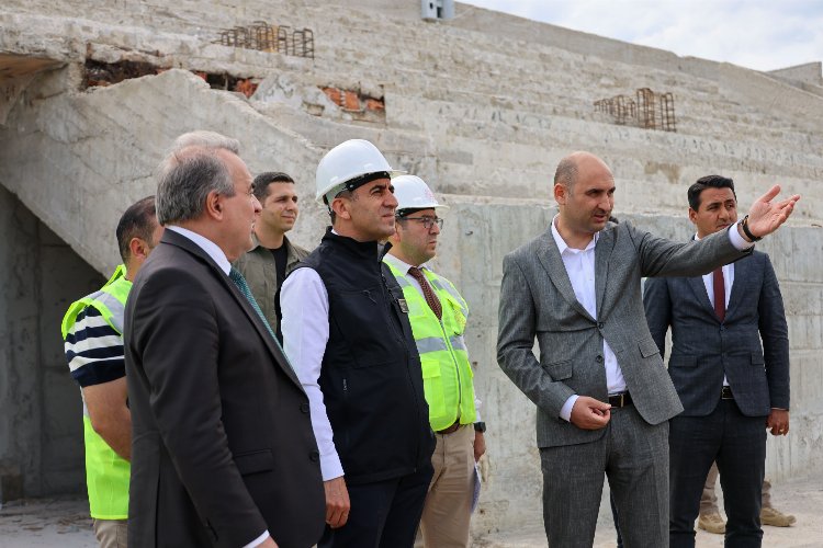 Vali Aygöl'den Bozüyük Stadyumu'na inceleme -