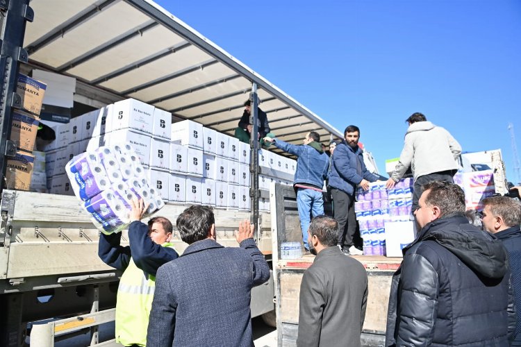 Yardım tırları bölgeye ulaşıyor -