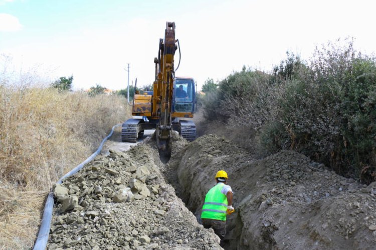 Yelten mahallesinde eskiyen içme suyu boruları yenileniyor -