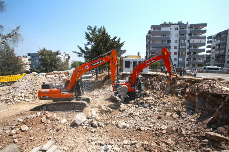 Yeşilyurt Pazaryeri için ilk kazma vuruldu -