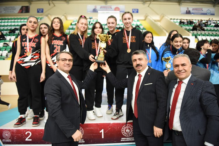 Yıldırım Belediyesi’nden okullara sportif destek -