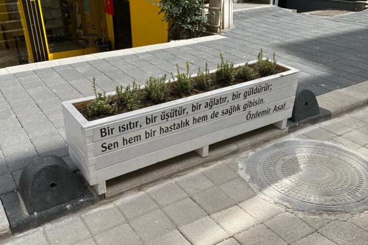 İzmit Belediyesi ile şiir sokakta! -