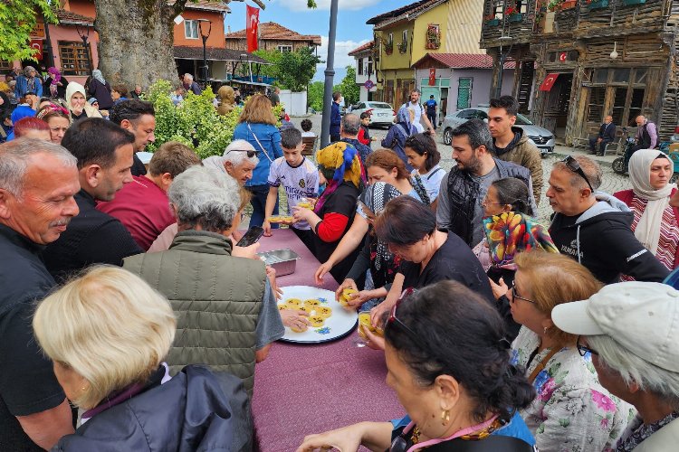 Türk Mutfağı Haftası'nda Gölcük'ten geleneksel tatlı ikramı -