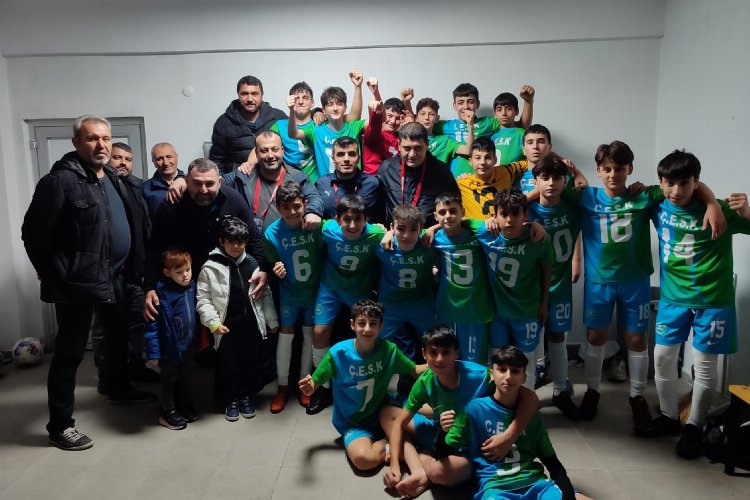 U-14 futbol takımı şampiyon oldu! -