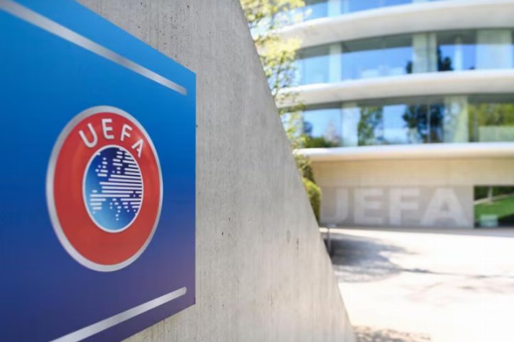 UEFA'dan üç kulübe ceza! -